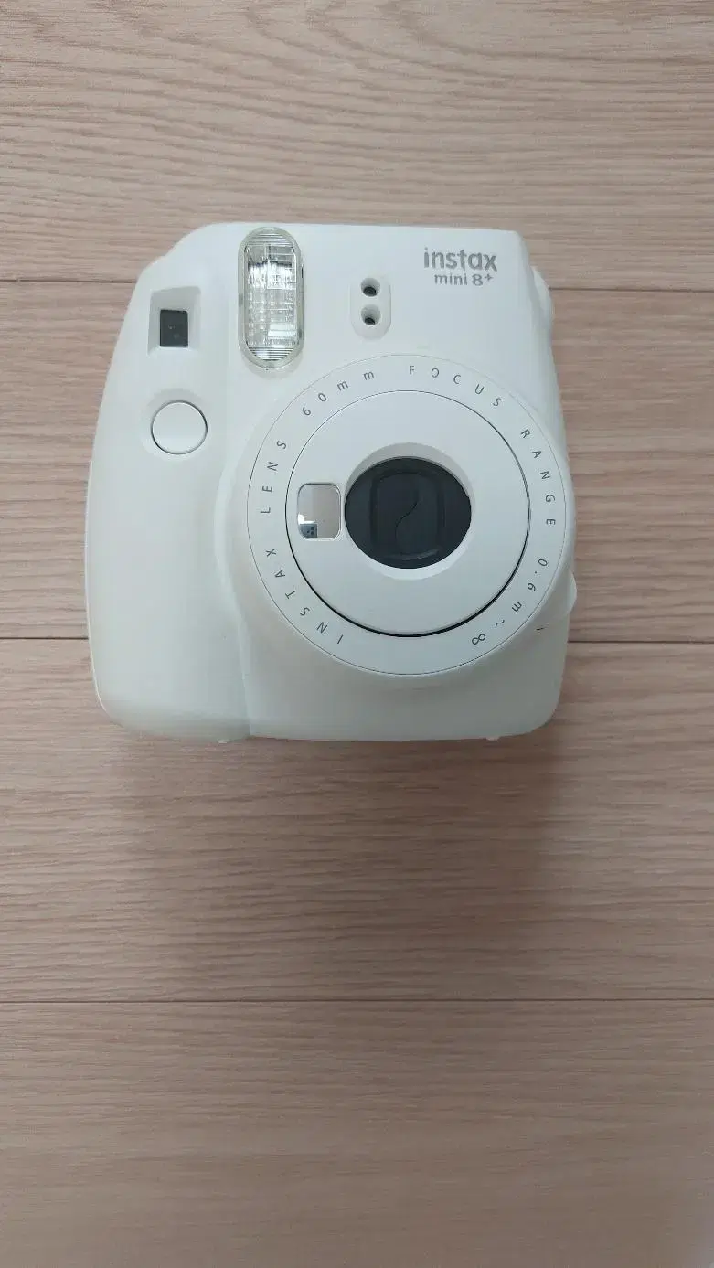 폴라로이드 (instax mini11) 화이트 판매합니다.